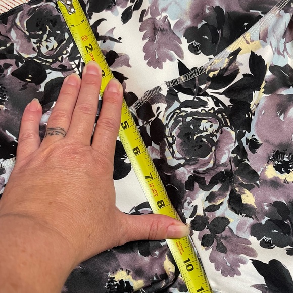 NWT SzLG Balance Collection floral leggings - Picture 3 of 4